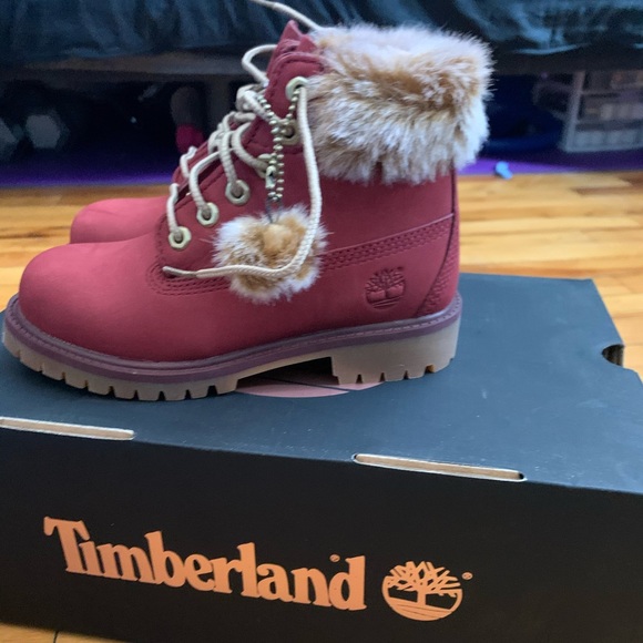 X SOLD X
Maroon timberland- kids size 13 - Picture 5 of 5